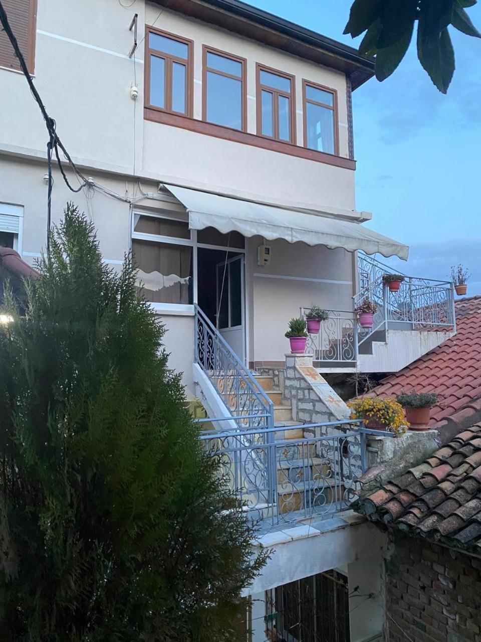 B&Bsheshalliu Berat Exterior photo